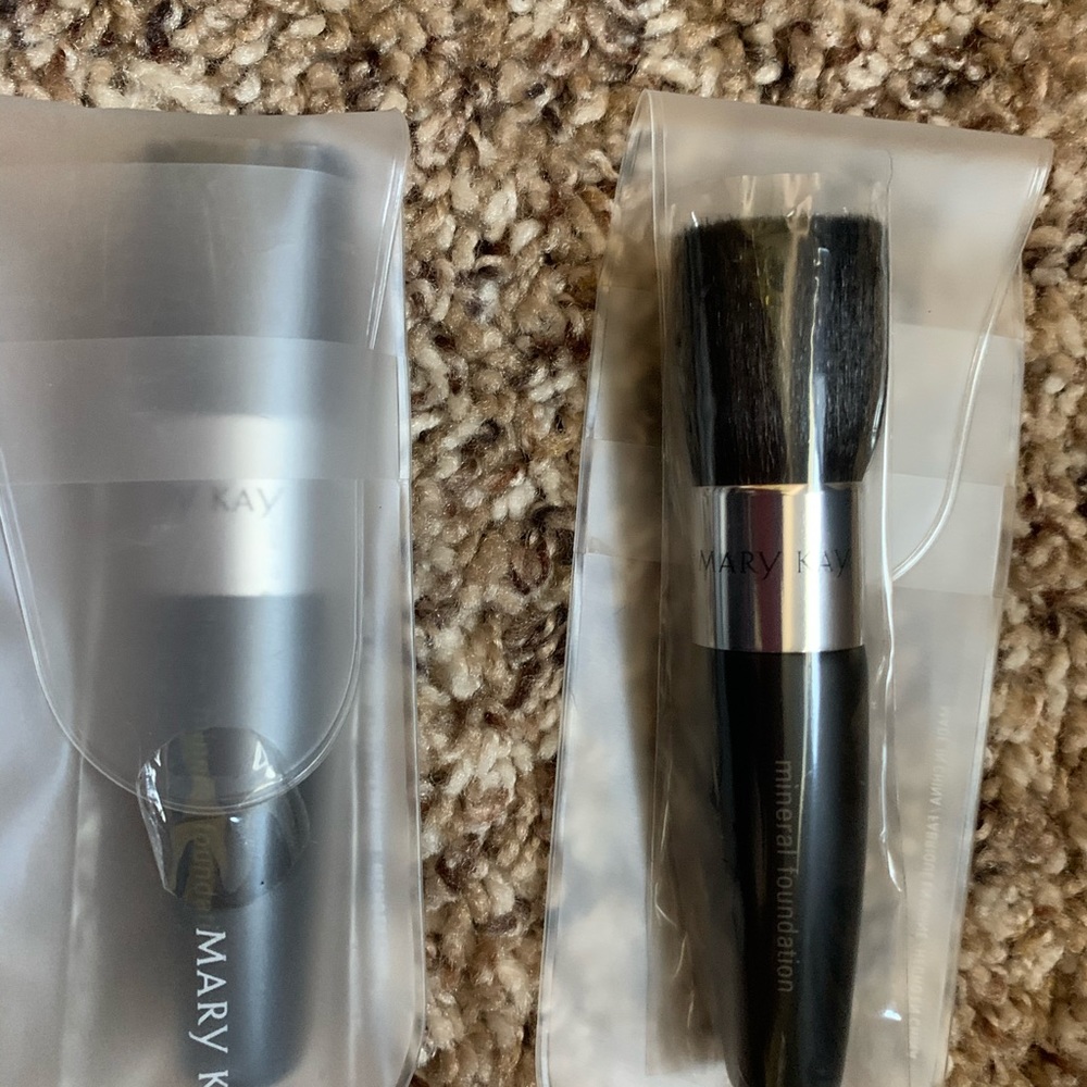NEW Mary Kay MINERAL Brushes!!!